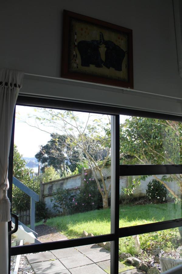 Bed and Breakfast Brockies B N B Rawene Екстер'єр фото