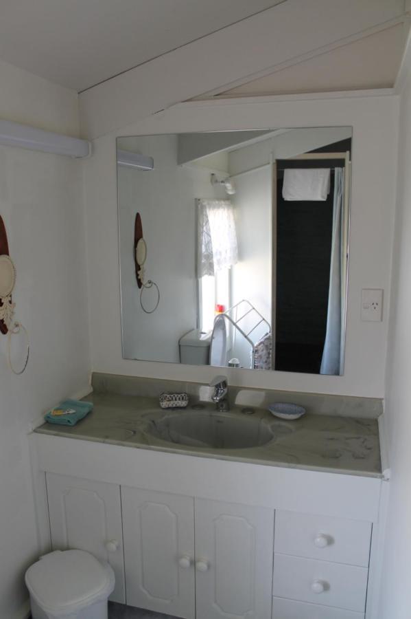 Bed and Breakfast Brockies B N B Rawene Екстер'єр фото